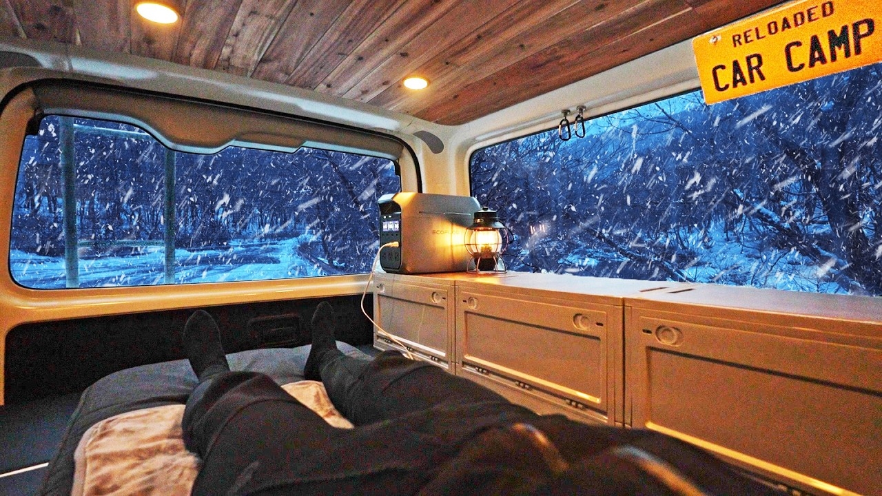 [Метель] Уютный кемпинг в фургоне на берегу реки Глубоко в горах. смотреть онлайн