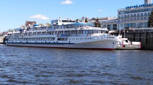 Речная прогулка на теплоходе Линда Нижний Новгород отпуск путешествие по России прогулка цены