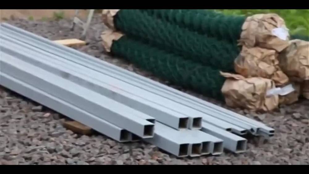 Установка забора из профнастила своими руками — пошаговая инструкция смотреть онлайн