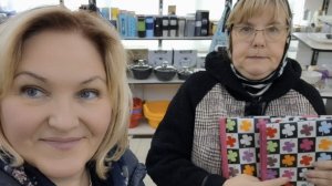 Встретили Первомай с снегопадом. Мы со Светой шопоголики 😁Шопинг в Можайске