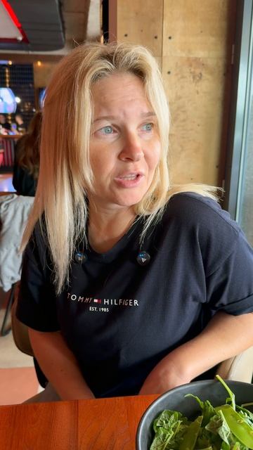 Отношение к питомцам в Краснодаре: в парк не пускают, а в ресторане приносят меню для питомцев.