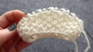 Как вязать узор_Соты_ по кругу спицами, вяжем вмести каждый ряд, подробное видео для начинающих