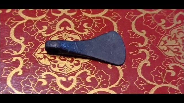 Амулет топор