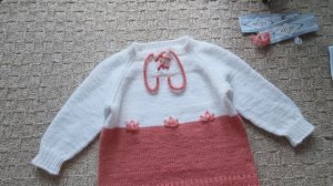 Джемпер детский двухцветный регланом сверху вниз.