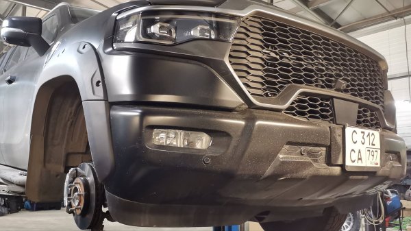 Откручиваем подвеску нового Foton Tunland V9: первое знакомство