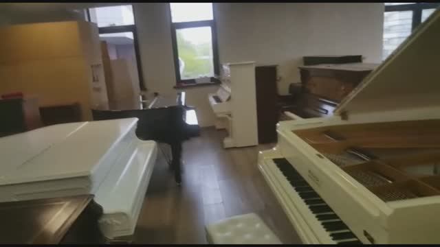 Австрийский рояль эпохи модерна - Арабеска Дебюсси смотреть онлайн