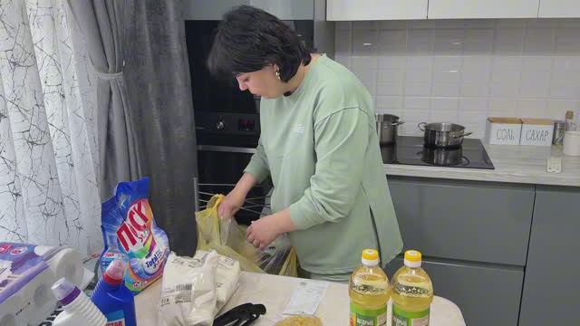 РАЗОРИЛАСЬ прям )))БОЛЬШАЯ хватит на ВСЮ РОДНЮ! смотреть онлайн