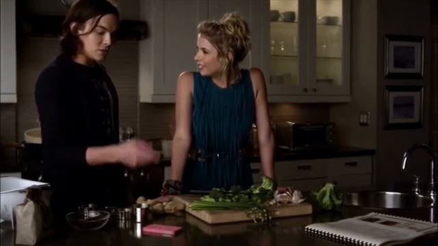 Милые обманщицы: Ханна и Калеб 3x01 смотреть онлайн