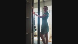 ❤️ Transparent mirror cleaning with Tina in a dress