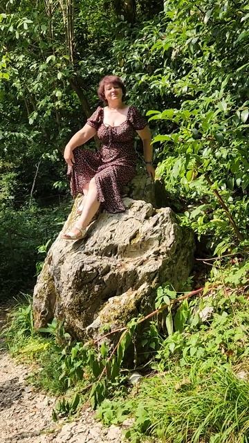 Позирование на камне. Тисо-самшитовая роща. Силы еще есть ) смотреть онлайн