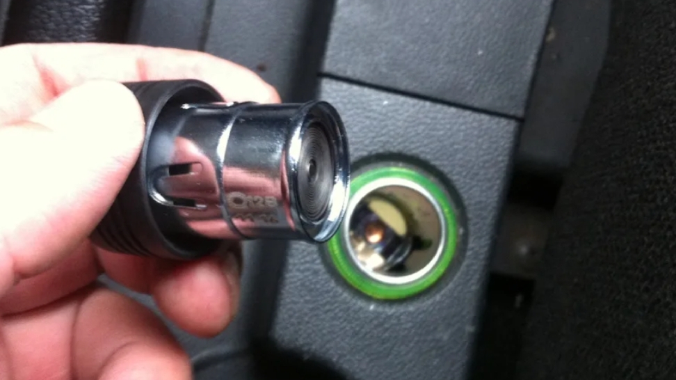 Не работает прикуриватель?Одна из причин! смотреть онлайн