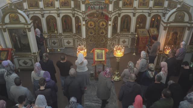 Запись трансляции 4 мая 8:40. Часы. Литургия смотреть онлайн