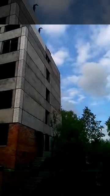 ДИКОЕ ПАДЕНИЕ КИРПИЧА ) смотреть онлайн