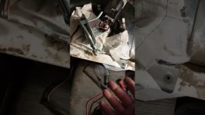 нива неправильно показывает уровень топлива и в пол накала горит лампа уровня топлива