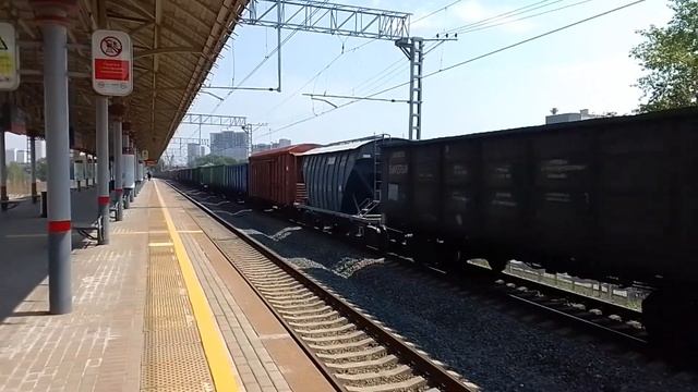 Тепловоз 2ТЭ25КМ-0289 с Грузовым поездом следует по МЦК.