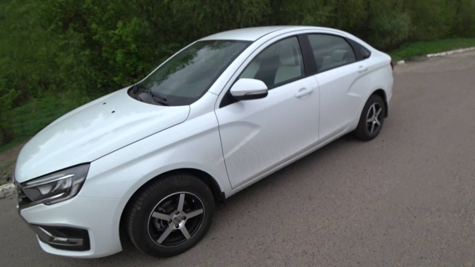 Год на Лада Веста с вариатором