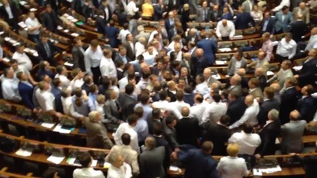 Бійка у ВР ч.1 смотреть онлайн
