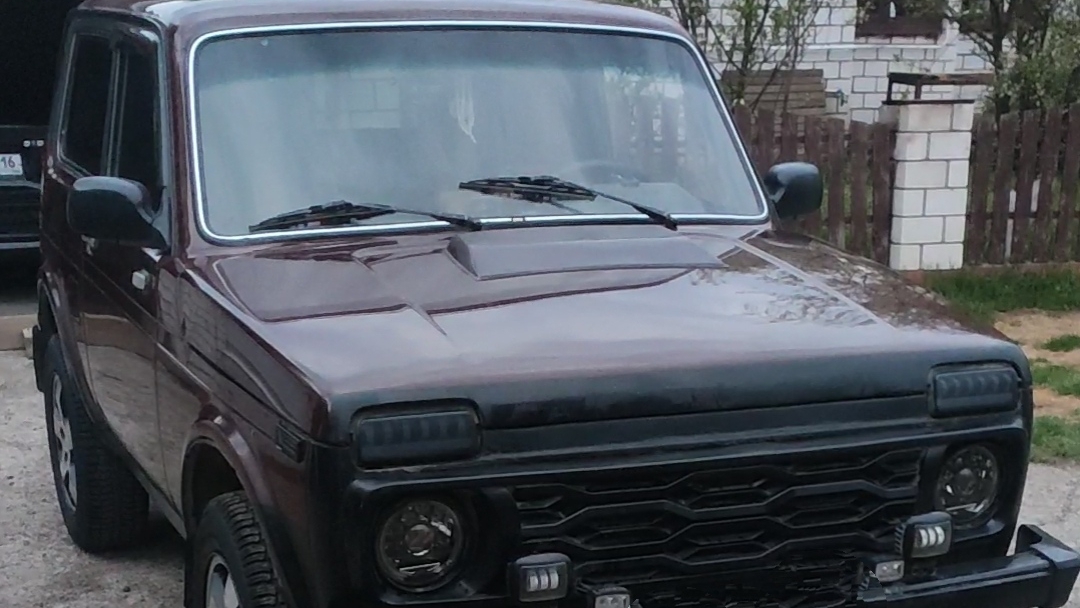 Сравнение Нивы с другими неуместно! Мы её любим вопреки и благодаря) смотреть онлайн