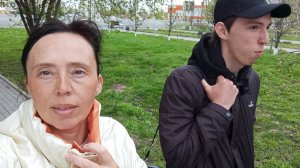 Проводили Илью на сборы.Дождливый день.Включили на улицу водопровод.