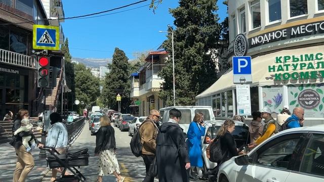 Ялта. Ул.Гоголя, Боткинская до развилки на Маршака ул. 18.04.2025. Крым. Crimea. Yalta. смотреть онлайн