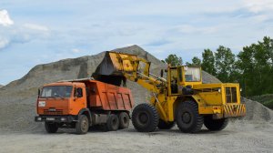 Фронтальный погрузчик Stalowa Wola L-34 "Поляк". Работа.