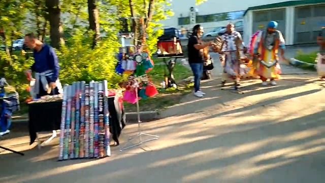 Индейцы в городе.ВДНХ. смотреть онлайн