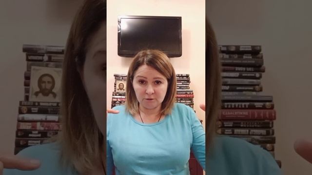 Православная на литургии,на камеру задает вопросы перед чашей с причастием. смотреть онлайн