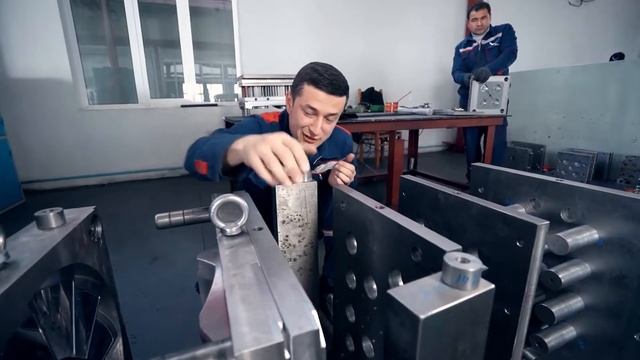 ✅«LOCHIN MOULD» корхонаси бош слесаридан қолип йиғиш жараёнларидан батафсил маълумот. смотреть онлайн