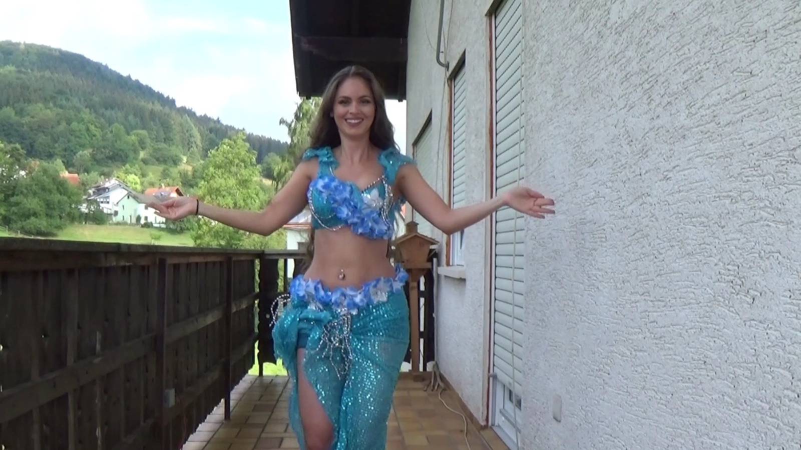 Isabella Tahitian Belly Dance смотреть онлайн