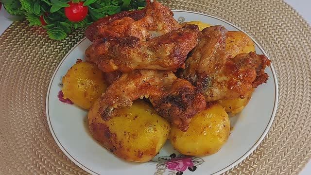 МАЛО КТО ЗНАЕТ ЭТОТ СЕКРЕТ🔥🔥 Это Мой Любимый РЕЦЕПТ🔥🔥 Куриные крылышки с Картошкой🔥🔥 смотреть онлайн