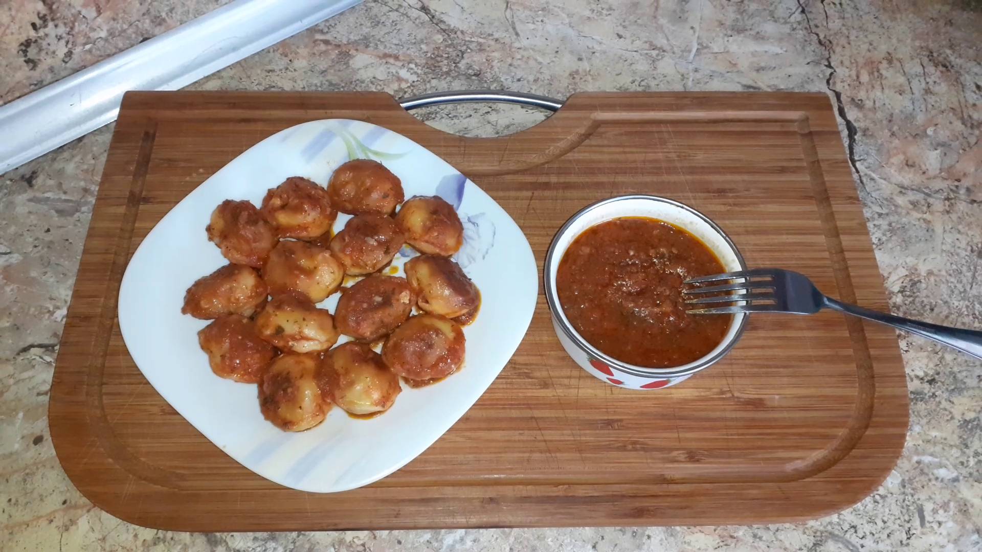 Жаренные пельмени на сале. Как вкусно приготовить пельмени? Рецепт жареных пельменей. смотреть онлайн