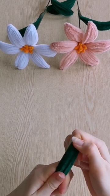 Лилии из синельной проволоки #цветысвоимируками #сине смотреть онлайн