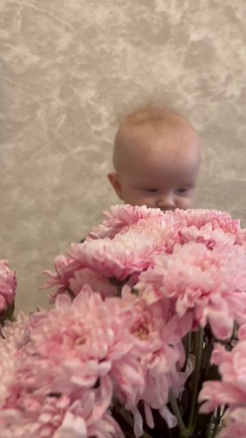 Дарите женщинам цветы