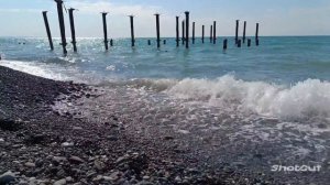 АБХАЗИЯ. ЦАНДРЫПШ. 21 СЕНТЯБРЯ. МОРЕ ВОЛНУЕТСЯ