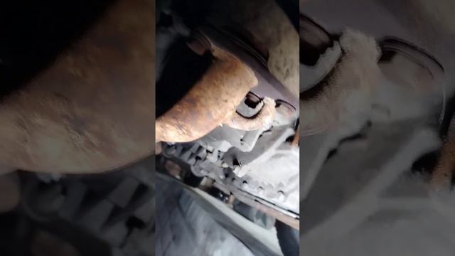 Как снять выпускной коллектор Mitsubishi chariot смотреть онлайн