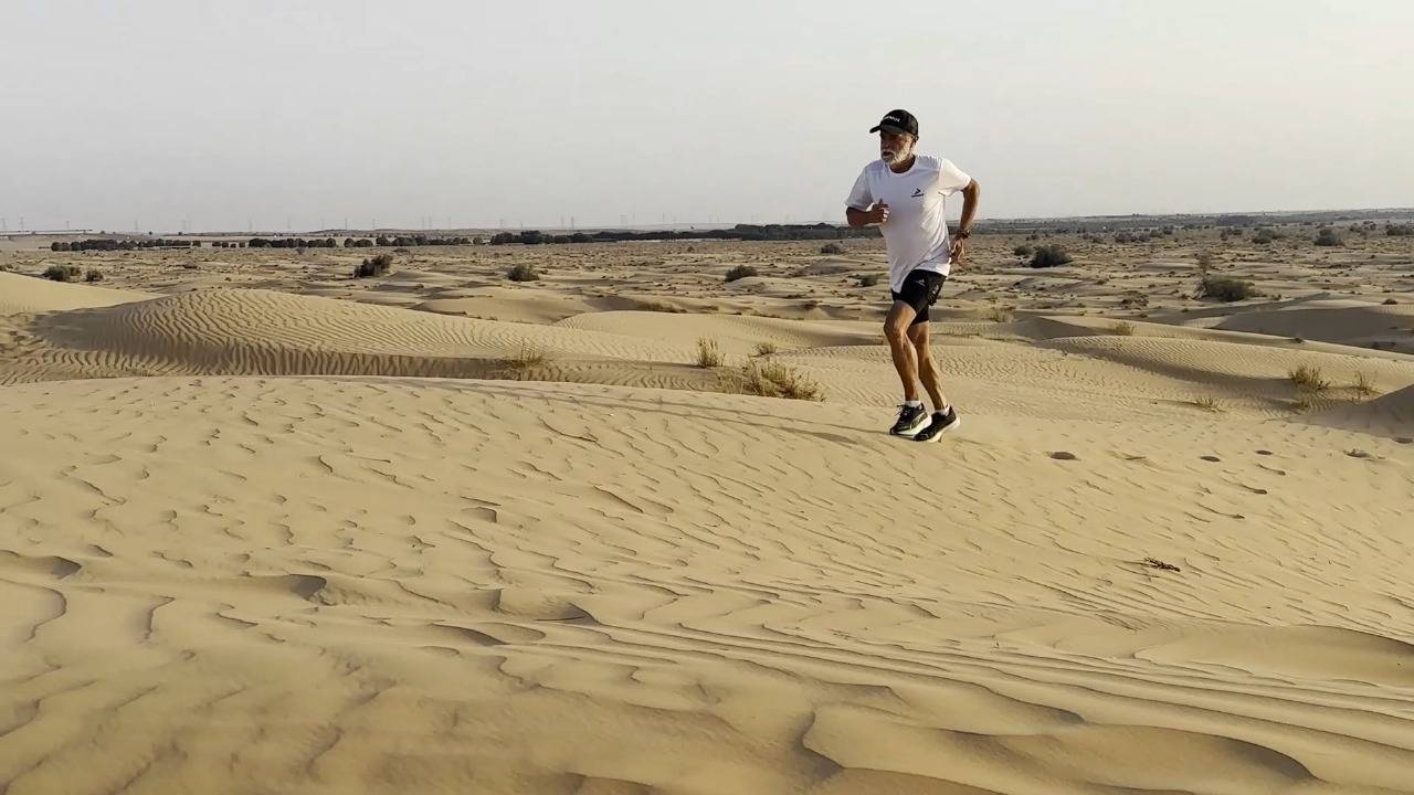 БЕГ ЗА ВПЕЧАТЛЕНИЯМИ ПУСТЫНЯ РУБ-ЭЛЬ-ХАЛИ ДУБАЙ ОБЪЕДИНЕННЫЕ АРАБСКИЕ ЭМИРАТЫ