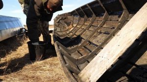 Подготовка деревянной лодки к сезону.  Деревянная лодка плоскодонка.