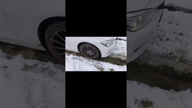 Выезжаем машиной, застрявшей в грязи, с помощью трактора. смотреть онлайн