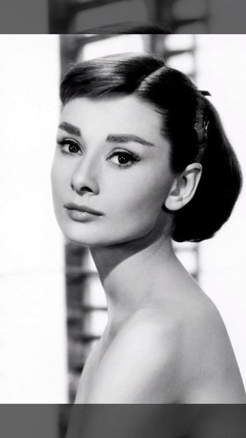 Одри Хепберн. Необыкновенная, элегантная , яркая.