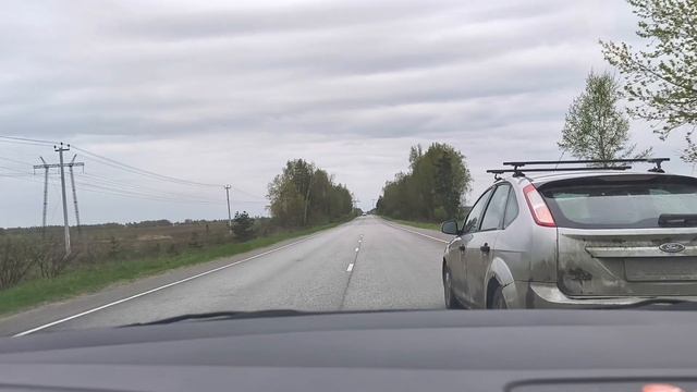 Поло седан на трассе