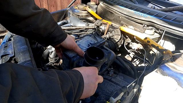 замена датчика ДМРВ Автомобиль ВАЗ 2109 2110 2111 2112 2114 2115 Калина Приора смотреть онлайн