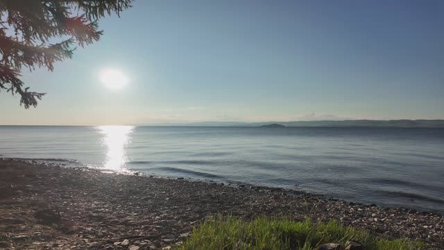Прекрасное утро на Байкале, отдых в палатке