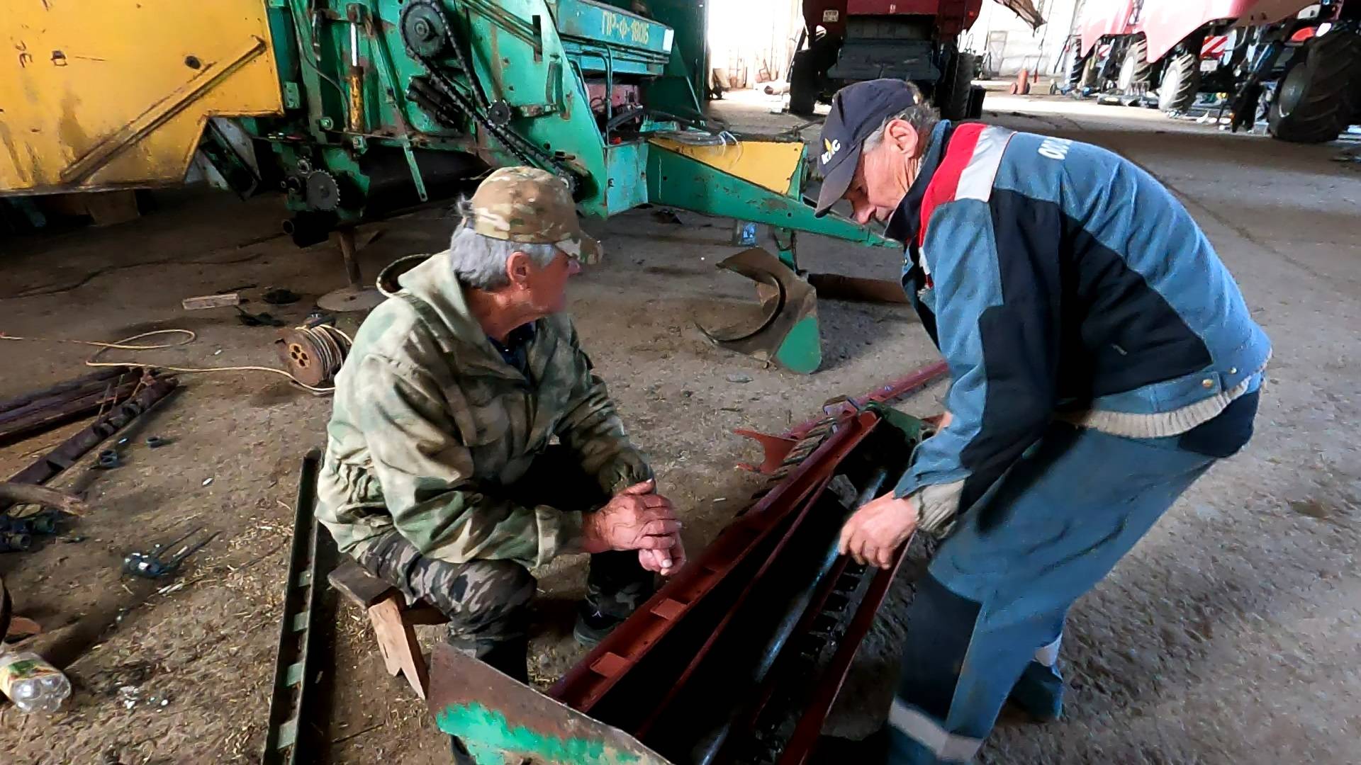 Если Борисович не поможет делом, то словом обязательно! И еще.., у нас новый механизатор! смотреть онлайн