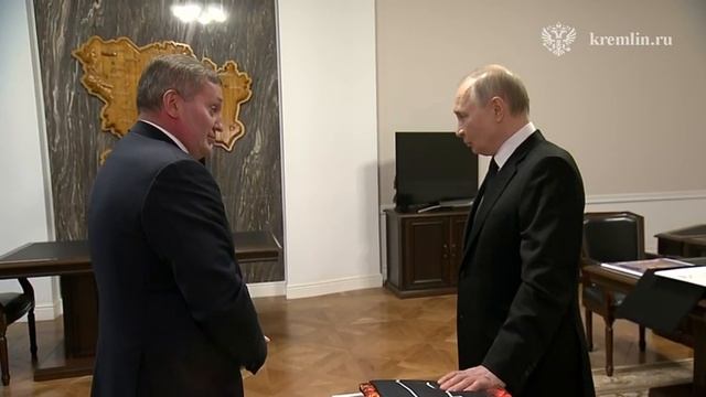 Аэропорт "Сталинград" смотреть онлайн