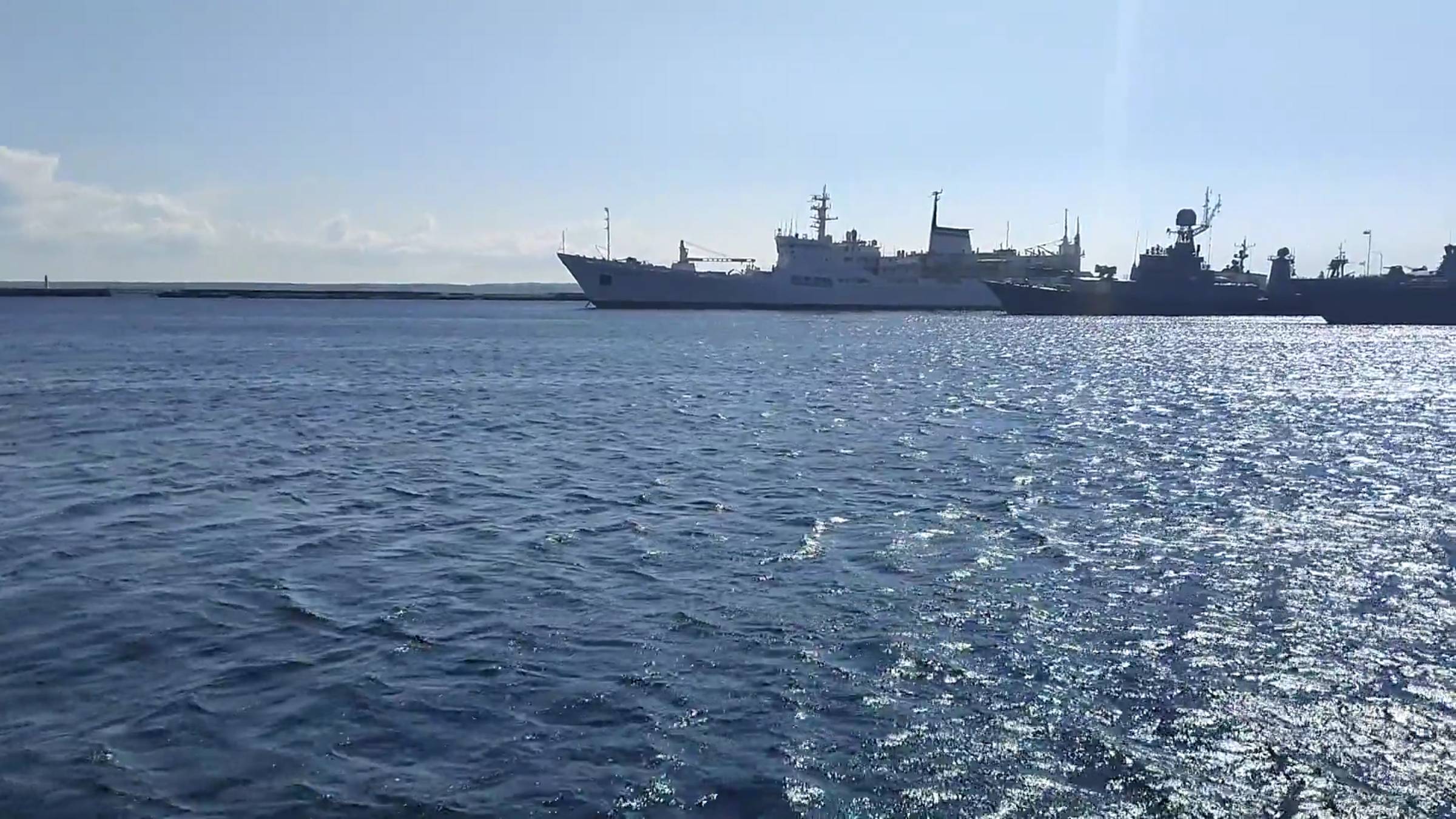 Прогулка по Кронштадту. Тихий, уютный и красивый город военно-морской славы России. смотреть онлайн