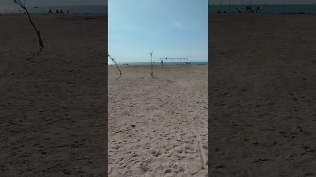 Центральный пляж в Ейске сегодня 5 мая 2025, погода в Ейске, обзор море и отдых в Ейске сегодня смотреть онлайн