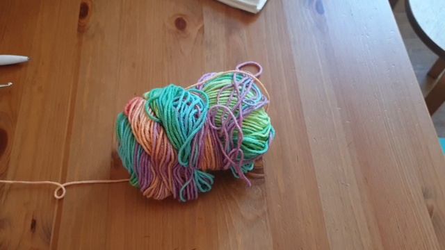 триостарты мая // крючок в деле и разноцветный моточек смотреть онлайн