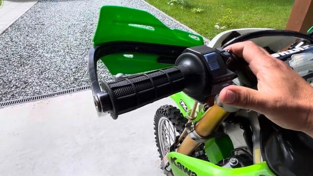 Видео обзор Kawasaki KLX 250 смотреть онлайн