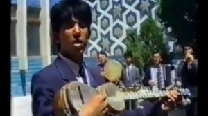 Огабек Собиров куйлайди