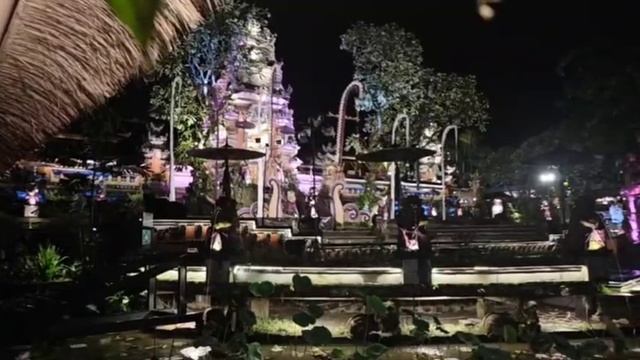 29.56 САМЫЙ КРАСИВЫЙ РЕСТОРАН В ГОРОДЕ УБУД НА БАЛИ В ИНДОНЕЗИИ 👉 РЕКОМЕНДУЕМ ❤️ АТМОСФЕРНО ЭТО ДА смотреть онлайн